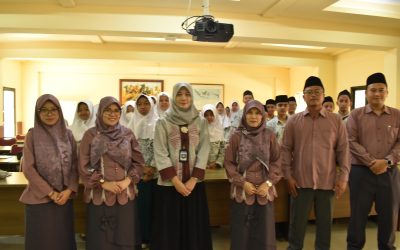 Studi Literasi MTs Almaarif 01 Singosari: Menjelajahi Bahasa di Balai Bahasa dan Lembaga Pengembangan Bahasa Ponpes Al-Yasini