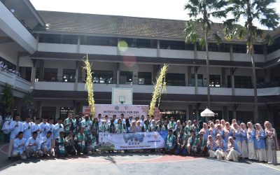 MTs Almaarif 01 Singosari Menyambut Tamu Mahasiswa 20 Negara I-YES 2025  dengan Panggung Budaya Nusantara