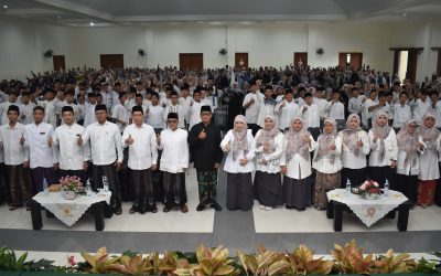 Haflah Program Taโlim MTs Almaarif 01 Singosari: Menyiapkan Generasi Qurโani, Unggul, dan Berwawasan Global