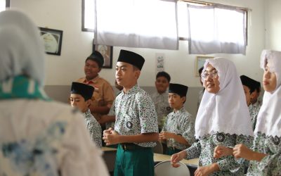 Classroom Session Mahasiswa Dari 13 Negara Di Mts Almaarif 01 Singosari